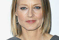 Jodie-foster-simple-makeup-style-side